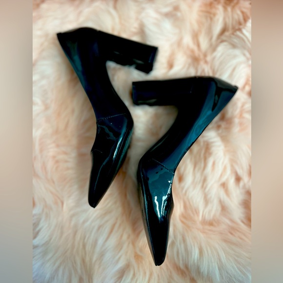 Banana Republic block heel black patent size 6 - Picture 2 of 3